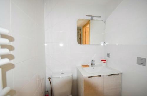 Argentiere Apartment | Grand Roc C308 from Slopes 280m, Parking & WiFi - Happy Rentals