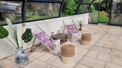 Grand-Vabre Bed & Breakfast | Le Manoir des Pélies, Maison d'hôtes de charme, Jacuzzi, Piscine, Rivière