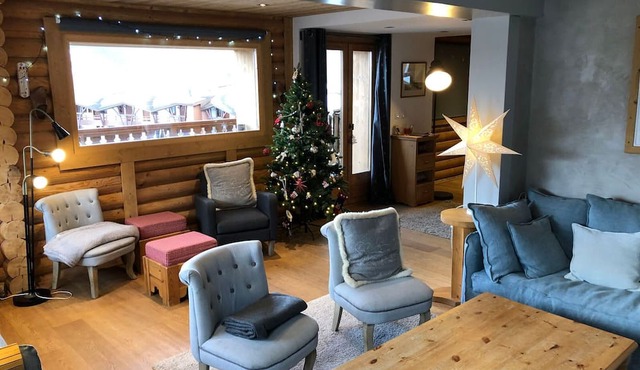 Charming 3* Chalet with Panoramic Views, 400m from La Tania Ski Slopes