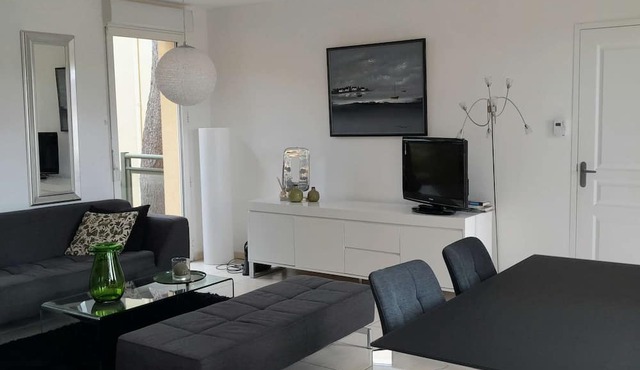 Apartment comfortable air conditioning terrace garden swimming pool beach and harbour at walking.