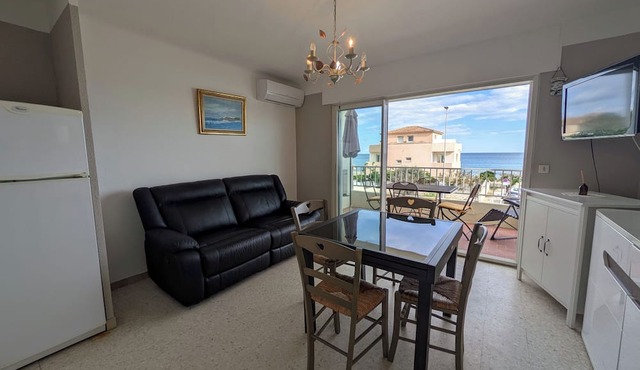 2BR Terrace SEA VIEW I Parking I Air-Cond.
