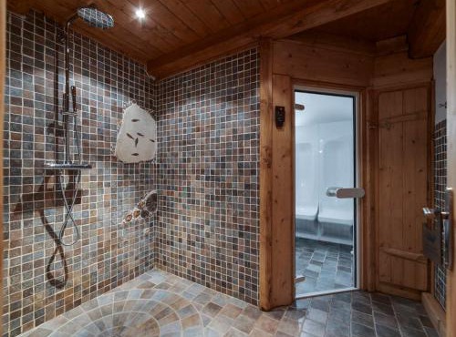 Chalet spacieux à La Rosière avec hammam et jacuzzi pour 15 personnes - FR-1-690-25